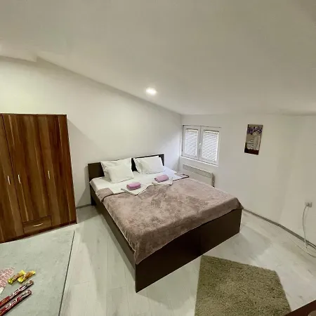 Aleksandra U Centru Grada