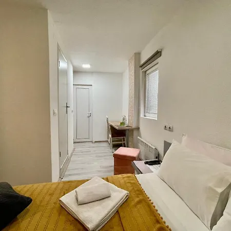 Aleksandra U Centru Grada Apartment