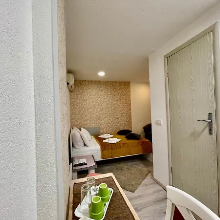 Aleksandra U Centru Grada * Kragujevac