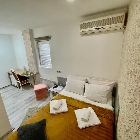 Aleksandra U Centru Grada * Kragujevac