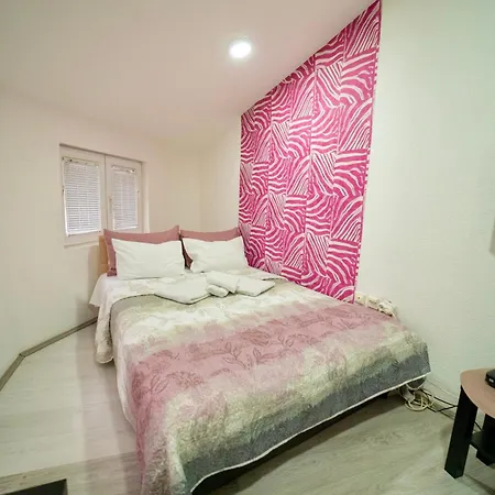 Aleksandra U Centru Grada Apartamento Kragujevac