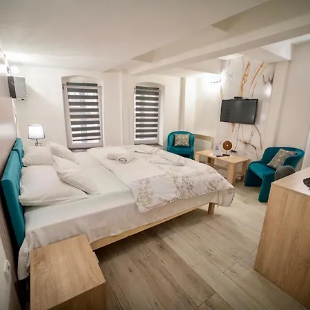 Aleksandra U Centru Grada Kragujevac