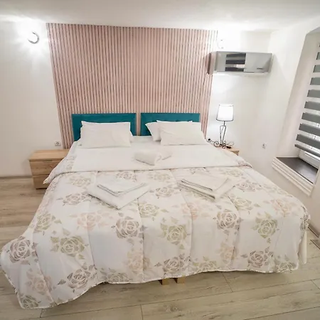 Aleksandra U Centru Grada *