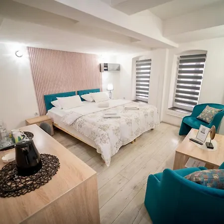 Aleksandra U Centru Grada * Kragujevac