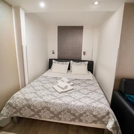 Apartment Aleksandra U Centru Grada