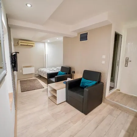 Apartment Aleksandra U Centru Grada *
