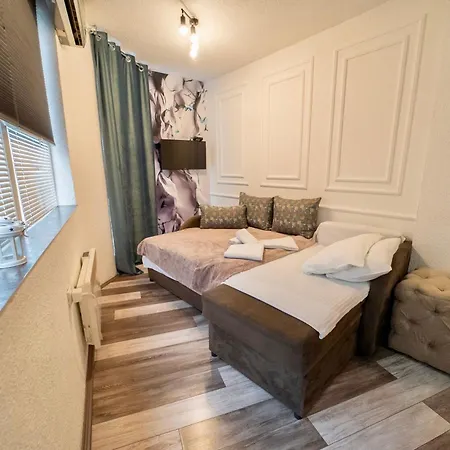 Aleksandra U Centru Grada Apartamento Kragujevac