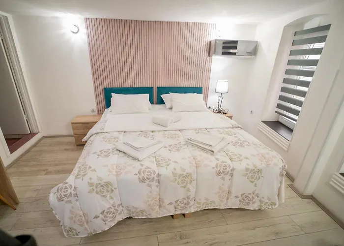 Aleksandra U Centru Grada *